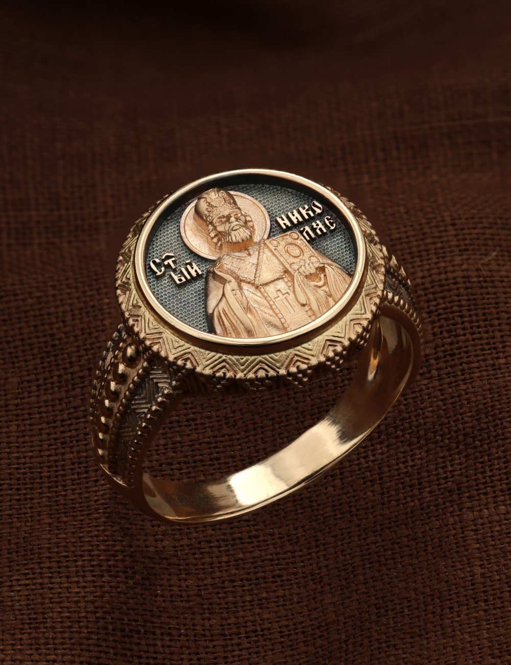 Кольцо из золота