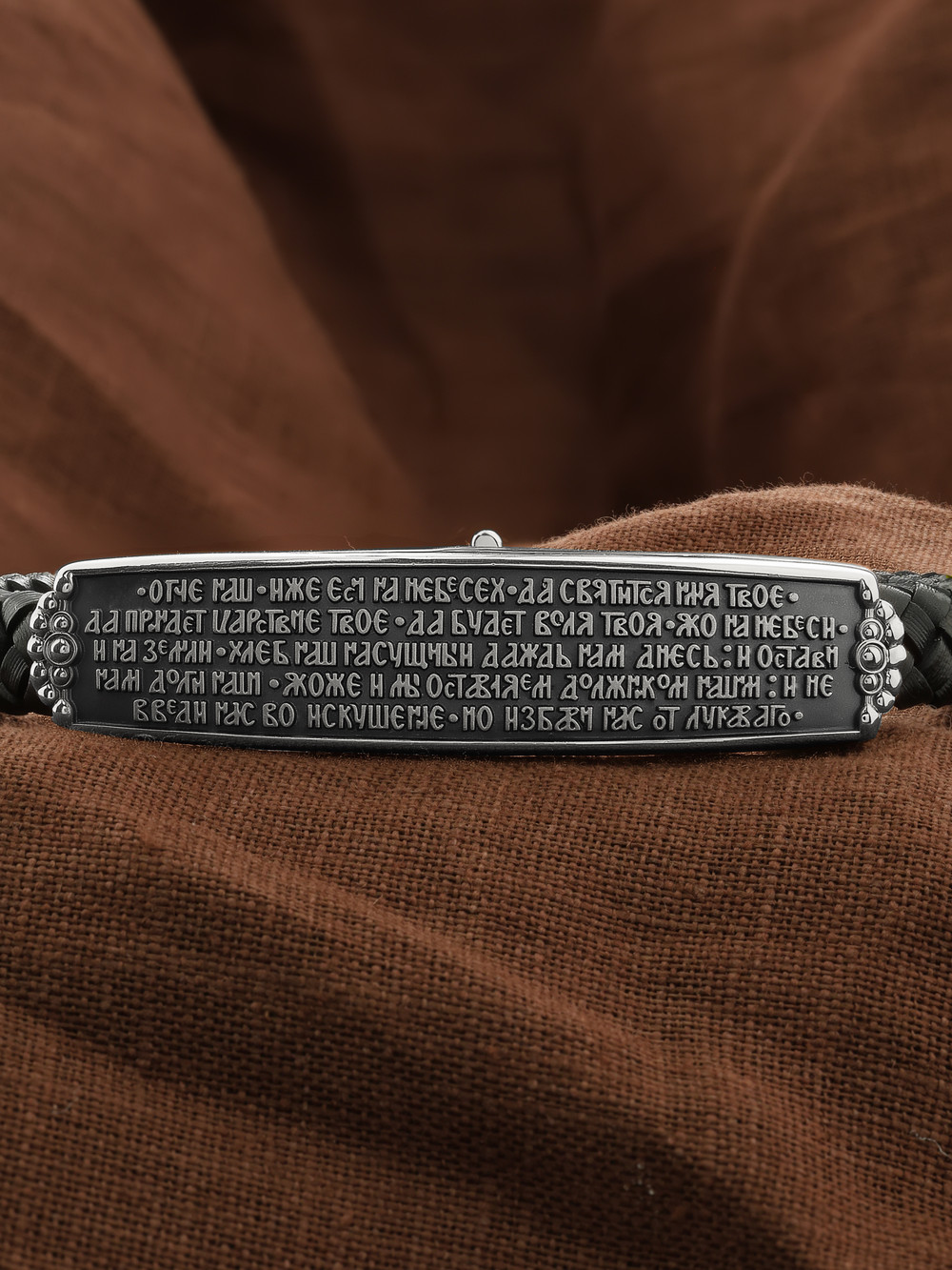 Браслет из белого золота 585 пробы c шнурком