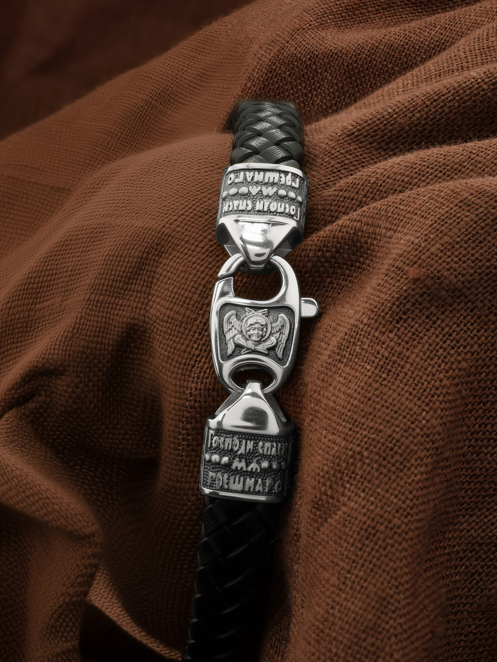 Браслет из белого золота 585 пробы c шнурком