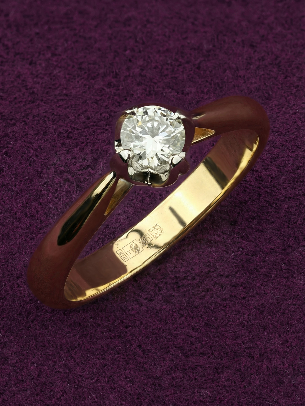 Кольцо из лимонного золота 585 пробы c бриллиантами