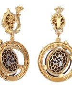 Серьги из золота c эмалью и железным деревом