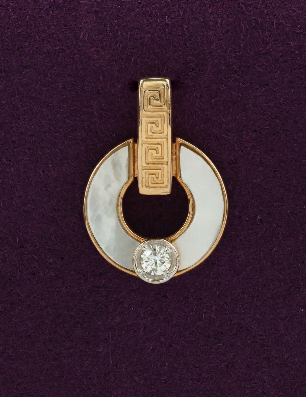 Подвеска из золота c бриллиантами и перламутром