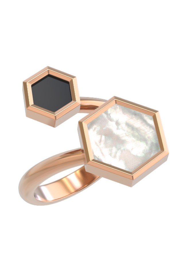 Кольцо из золота c ониксом и перламутром