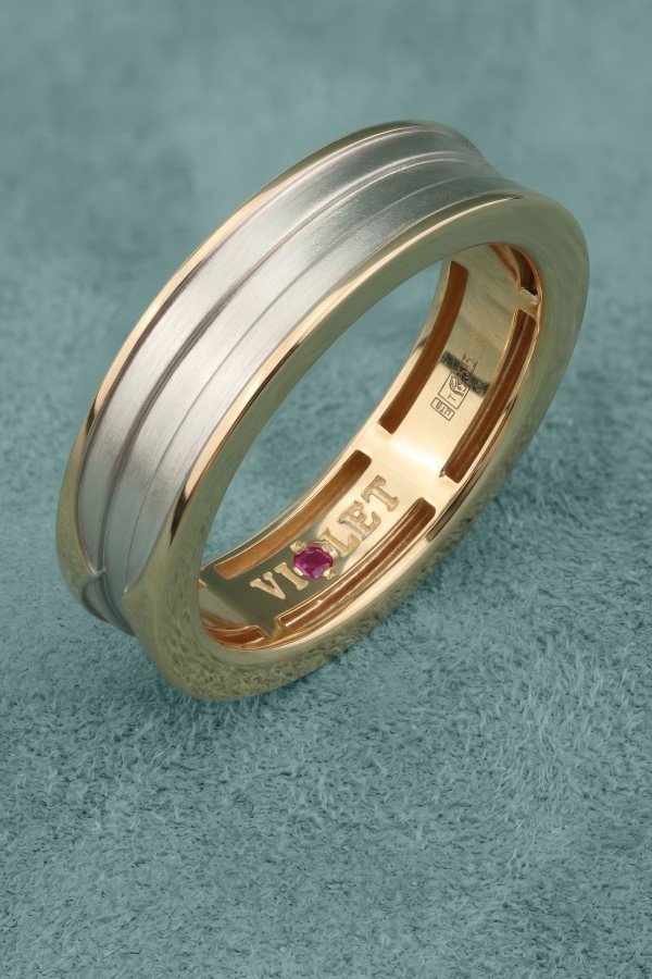 Кольцо из золота c рубином