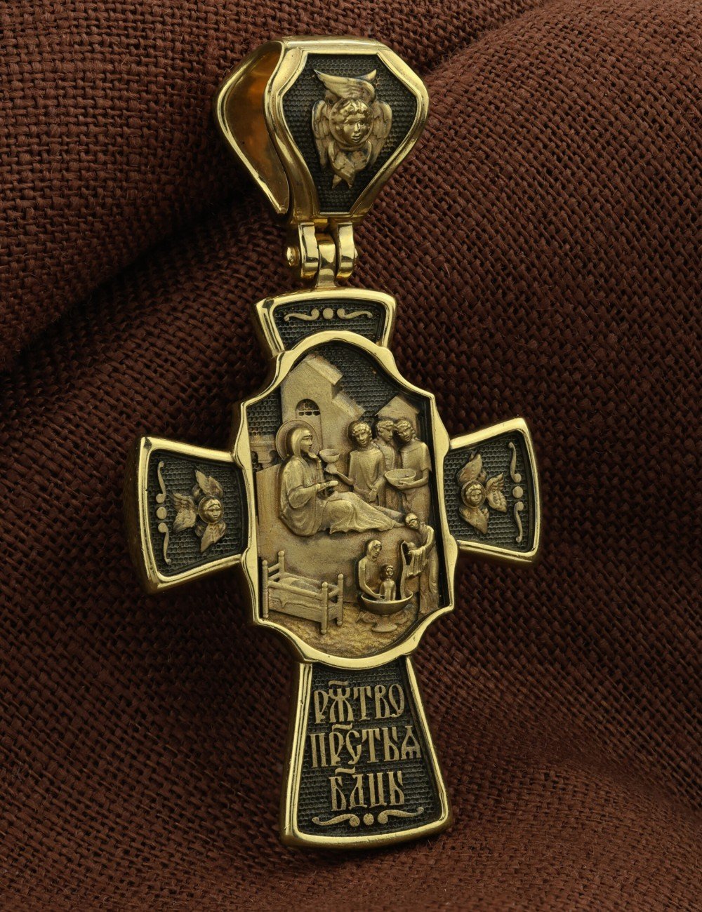 Крест из лимонного золота