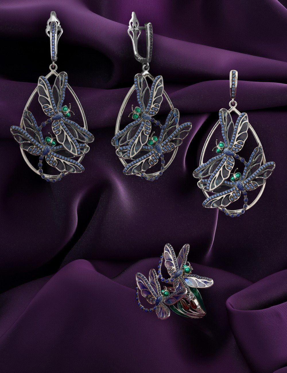 Кольцо из белого золота c сапфиром и эмалью