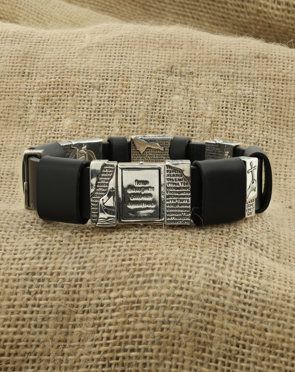 Браслет из серебра 925 пробы c кожаным шнурком