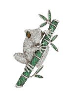 Брошь из белого золота c эмалью, фианитом и дымчатым кварцем