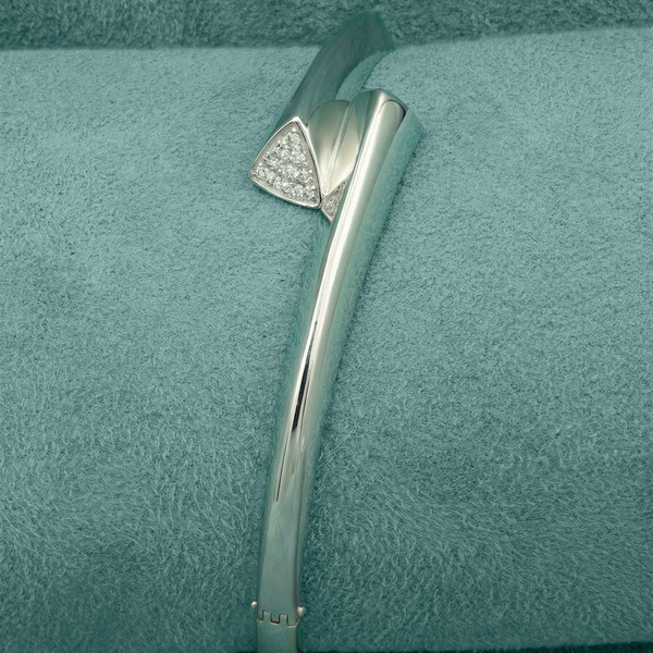 Браслет из белого золота 585 пробы c бриллиантами