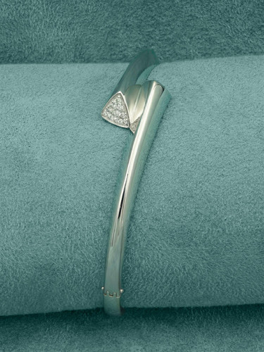 Браслет из белого золота 585 пробы c бриллиантами