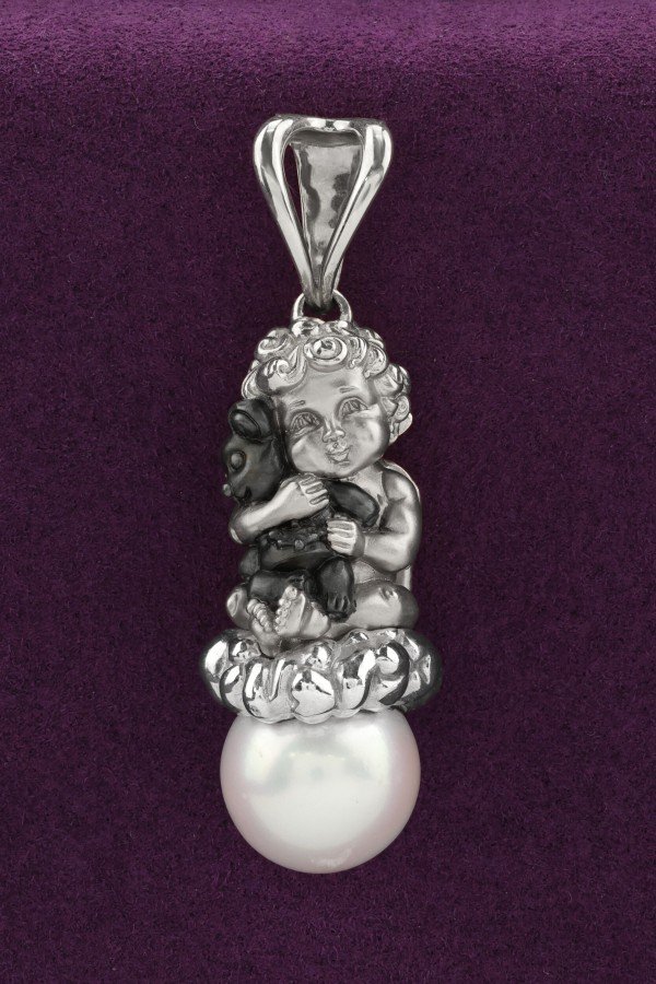 Подвеска из белого золота c жемчугом