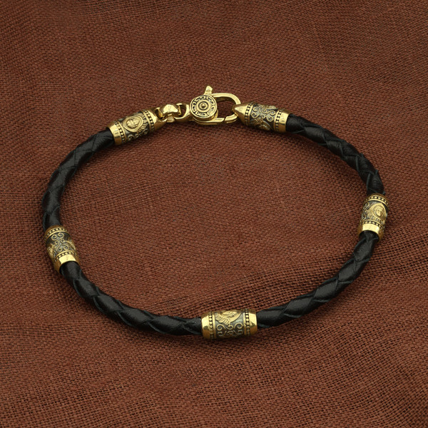 Браслет-шнурок из лимонного золота 585 пробы c кожаным шнурком