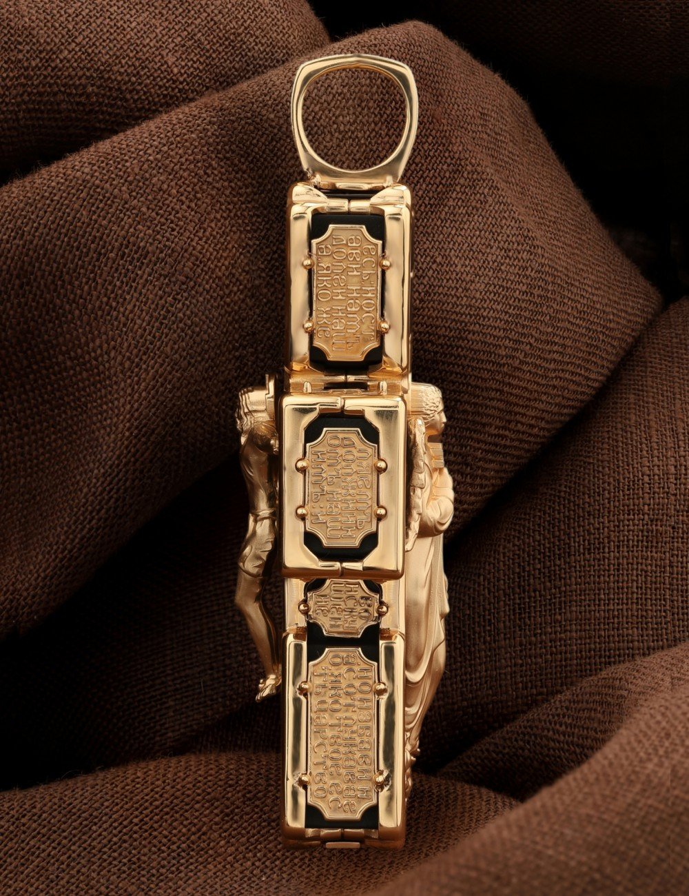 Крест из золота c эбеновым деревом