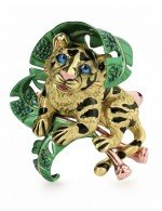 Кольцо из золота c эмалью и изумрудом