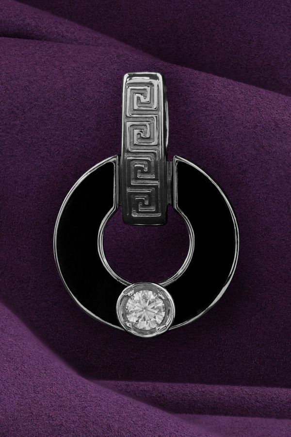 Подвеска из белого золота 585 пробы c бриллиантами и ониксом