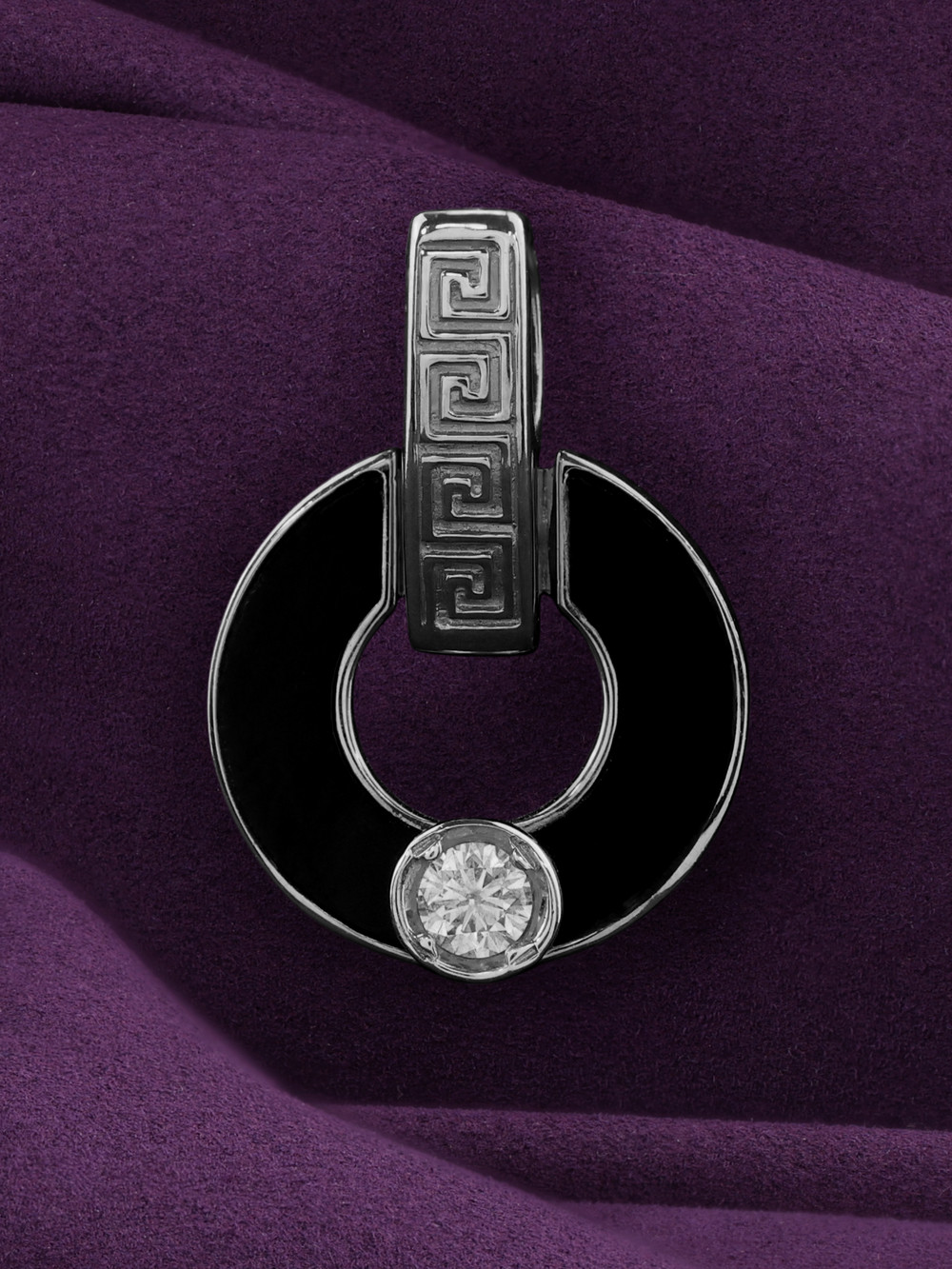 Подвеска из белого золота 585 пробы c бриллиантами и ониксом