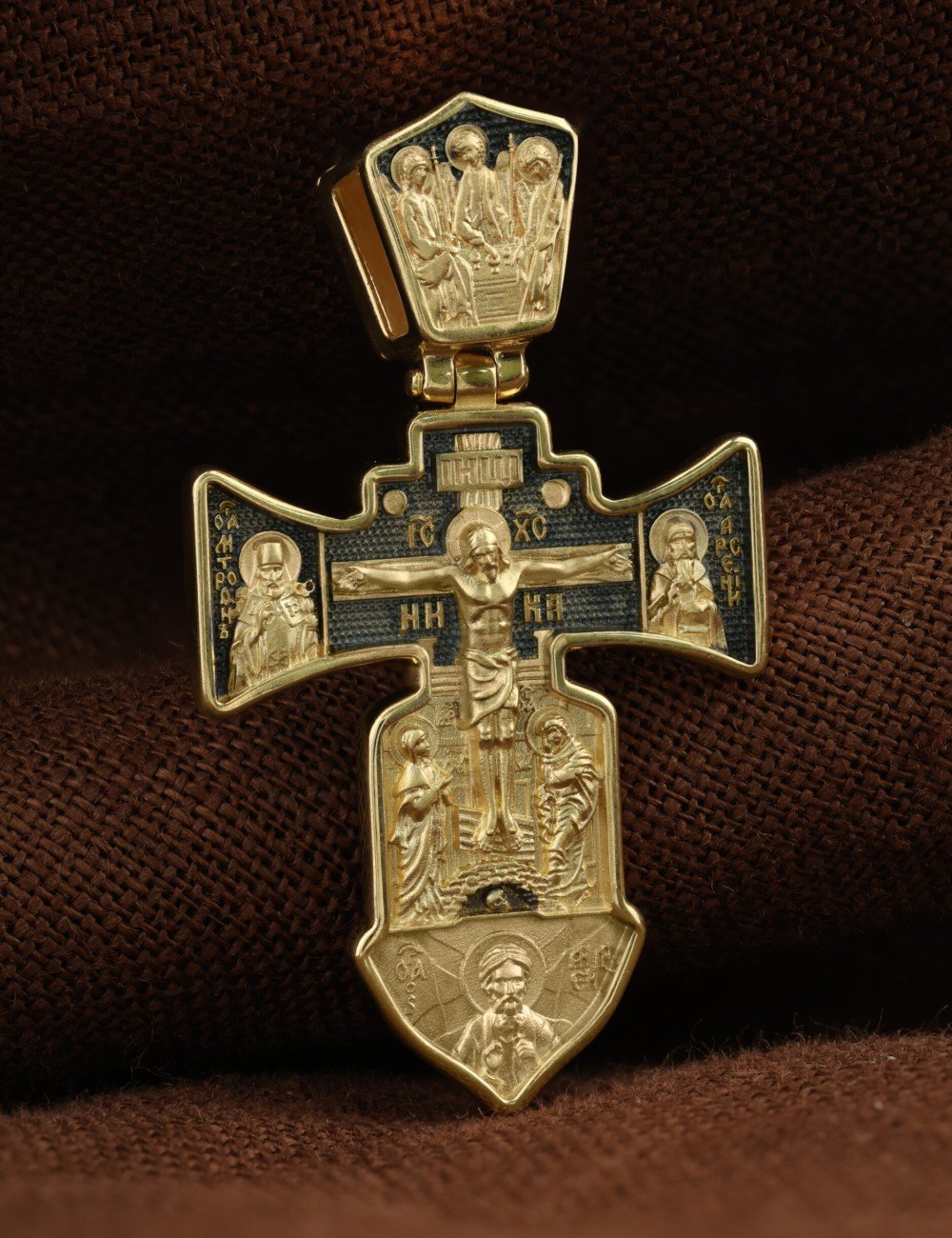 Крест из лимонного золота