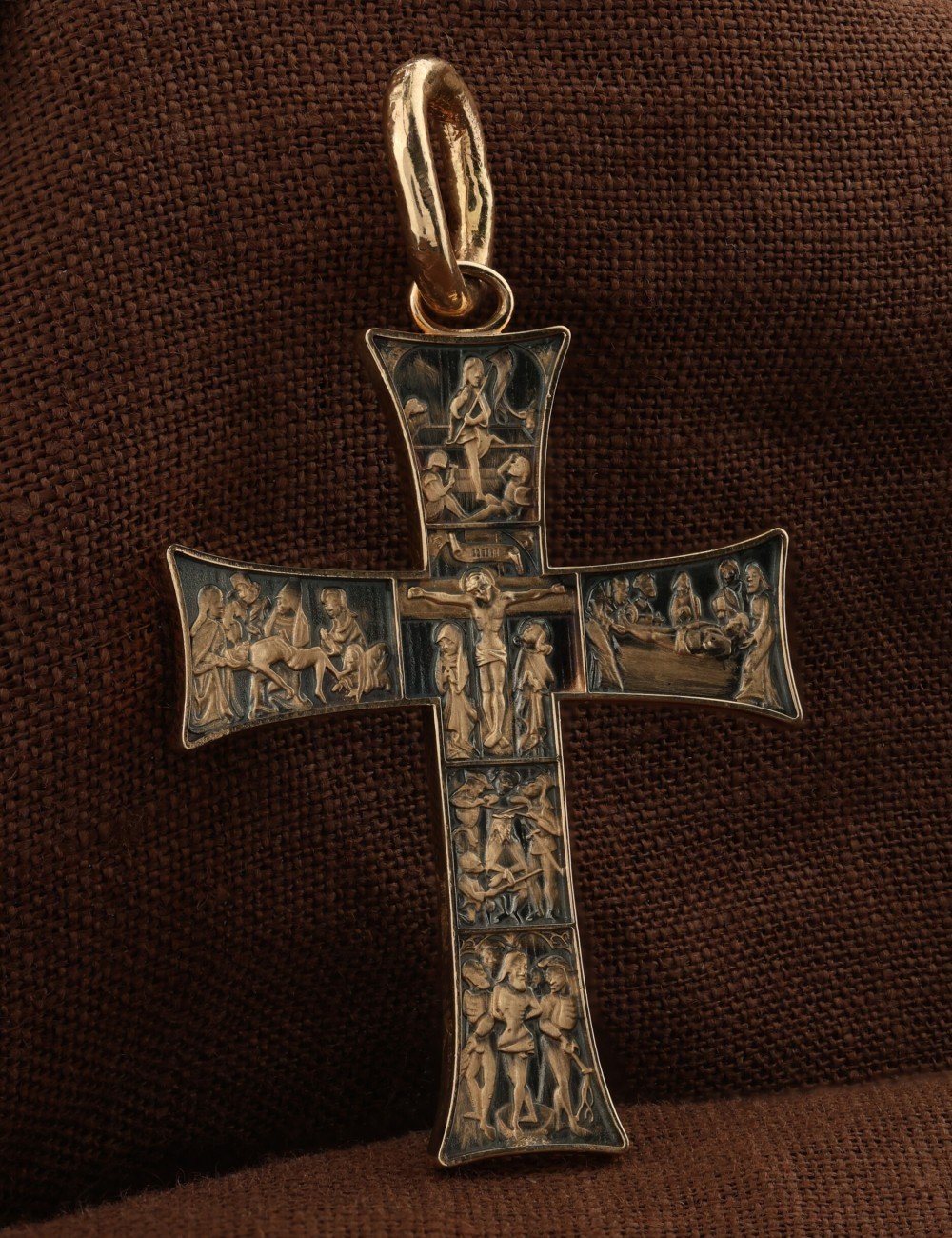 Крест из золота