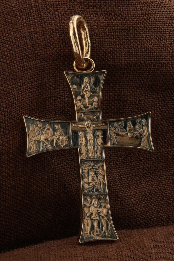Крест из золота