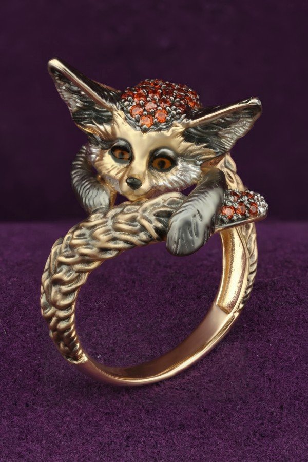 Кольцо из лимонного золота c эмалью и фианитом