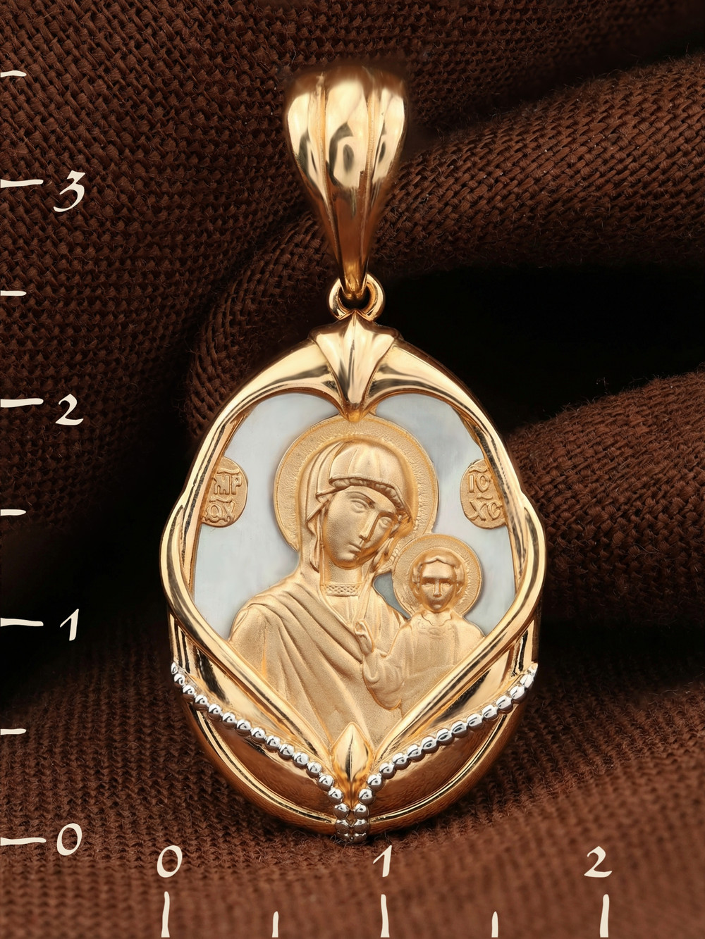 Нательная икона из красного золота 585 пробы c перламутром