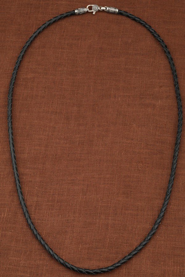 Гайтан из белого золота c кожаным шнурком