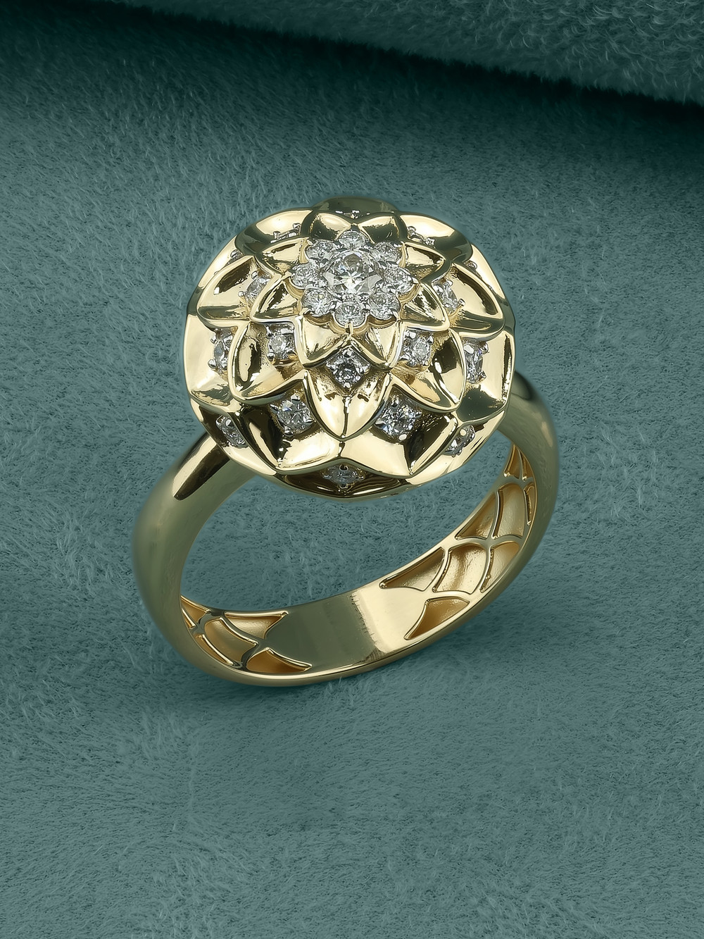 Кольцо из лимонного золота 585 пробы c бриллиантами