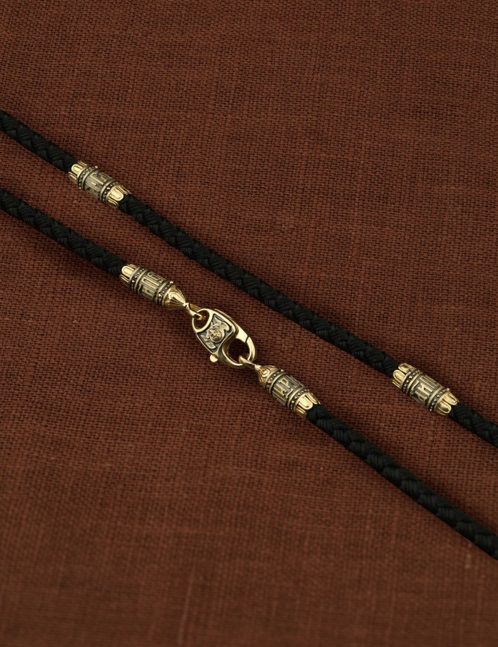 Шнурок шёлковый из лимонного золота c шёлковым шнурком