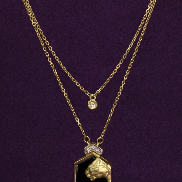 Колье из лимонного золота 585 пробы c бриллиантами и ониксом