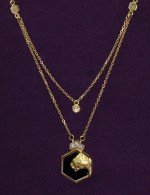 Колье из лимонного золота c бриллиантами и ониксом