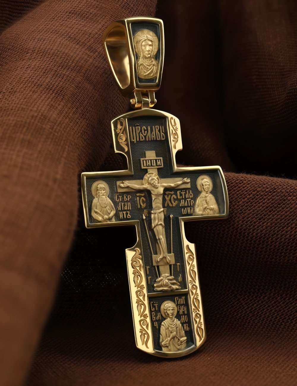 Крест из лимонного золота