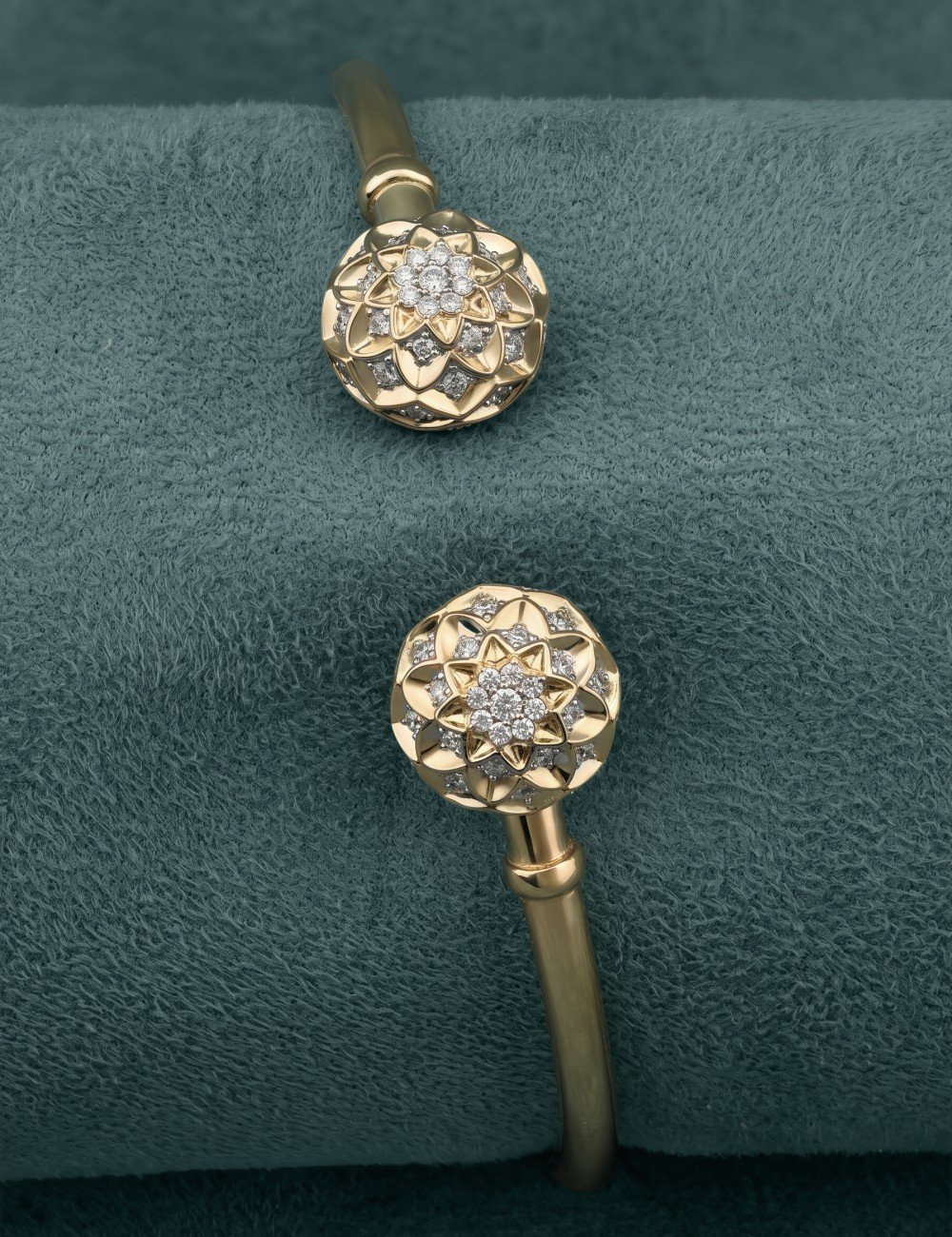 Браслет из золота 585 пробы c бриллиантами