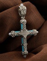 Крест из белого золота c жемчугом и бирюзой
