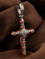 Крест из белого золота c кораллом