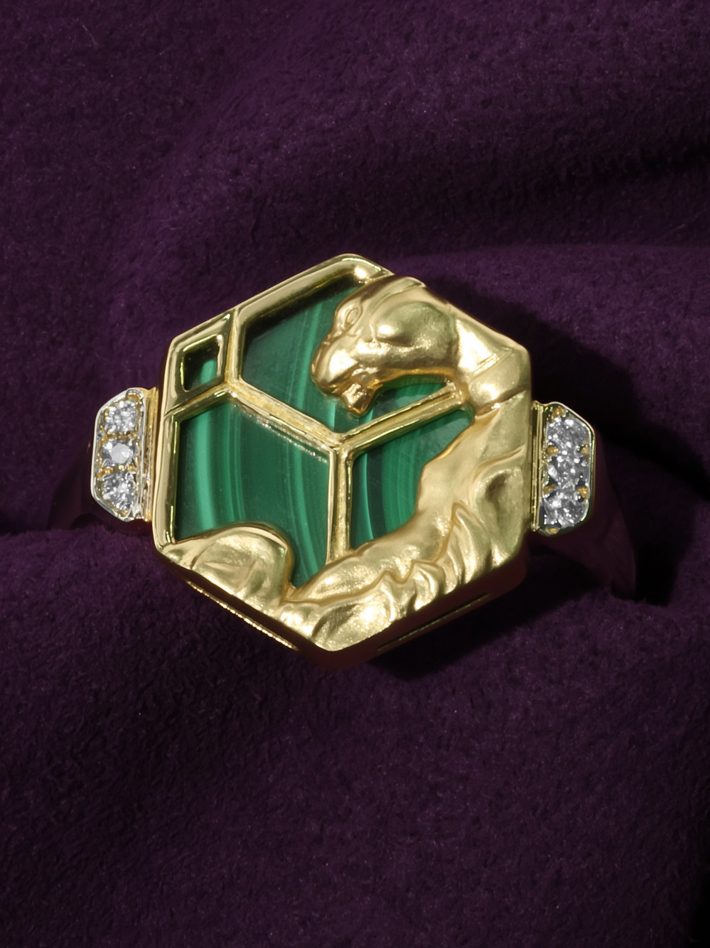 Кольцо из лимонного золота 585 пробы c бриллиантами и малахитом