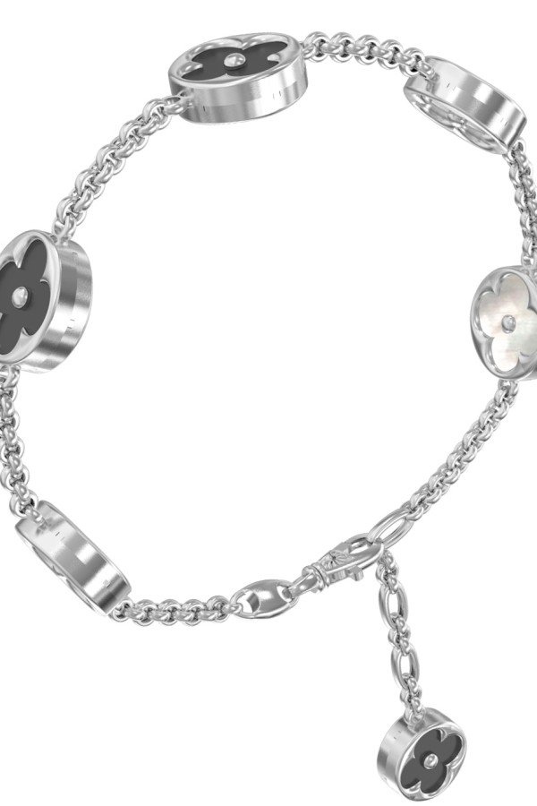 Браслет из белого золота c ониксом и перламутром