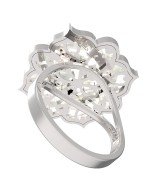 Кольцо из белого золота c ониксом и перламутром