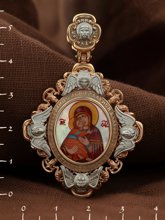 Нательная икона из красного золота 585 пробы c эмалью и перламутром