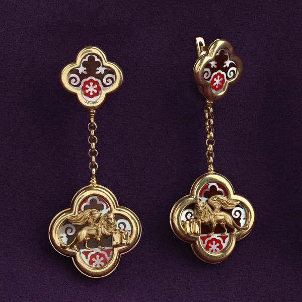 Серьги из лимонного золота 585 пробы c эмалью и перламутром