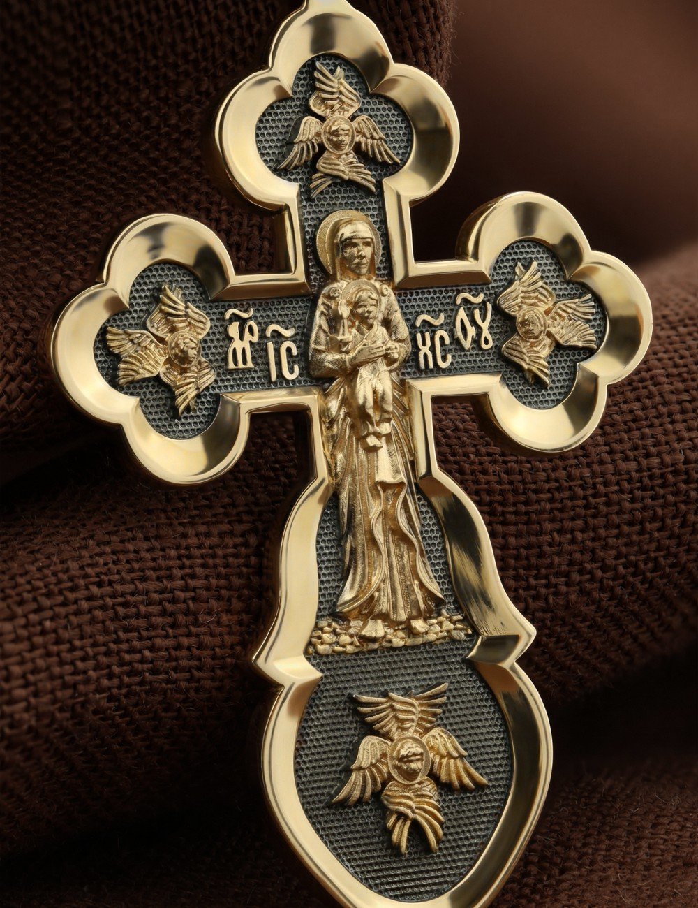 Крест из лимонного золота