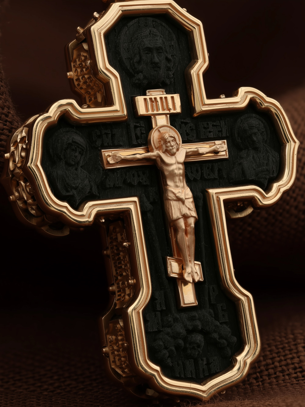 Крест из красного золота 585 пробы c эбеновым деревом