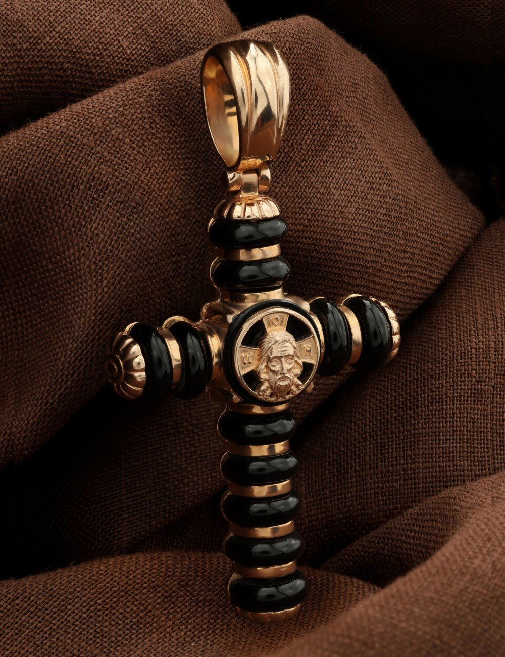 Крест из золота c ониксом