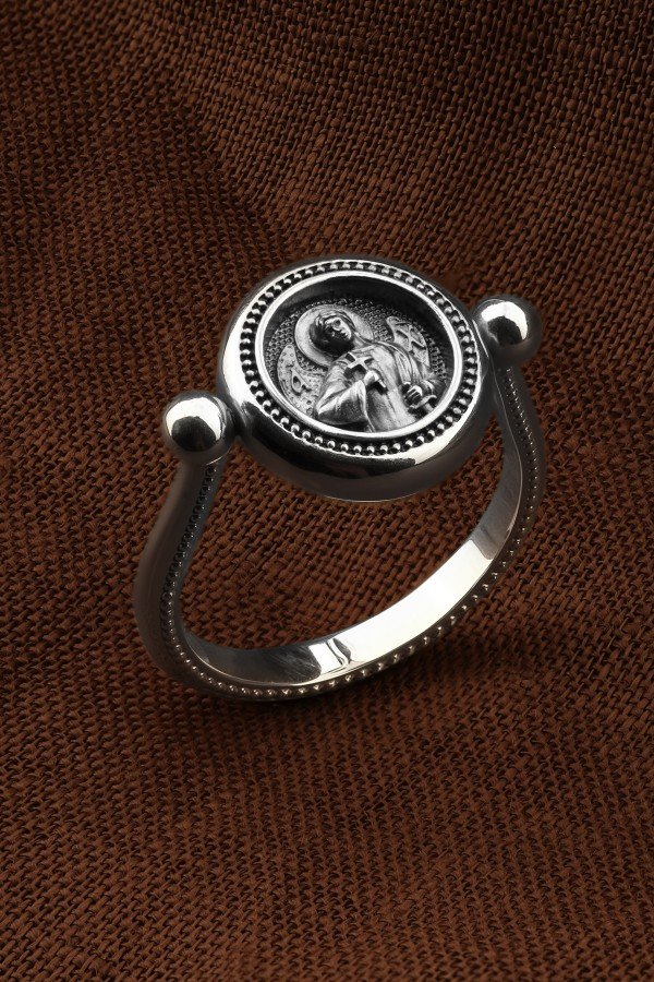 Кольцо из белого золота