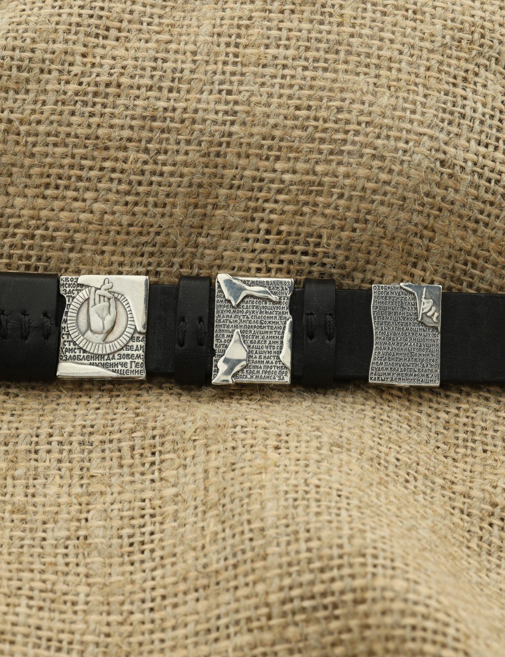 Браслет из серебра c кожаным шнурком