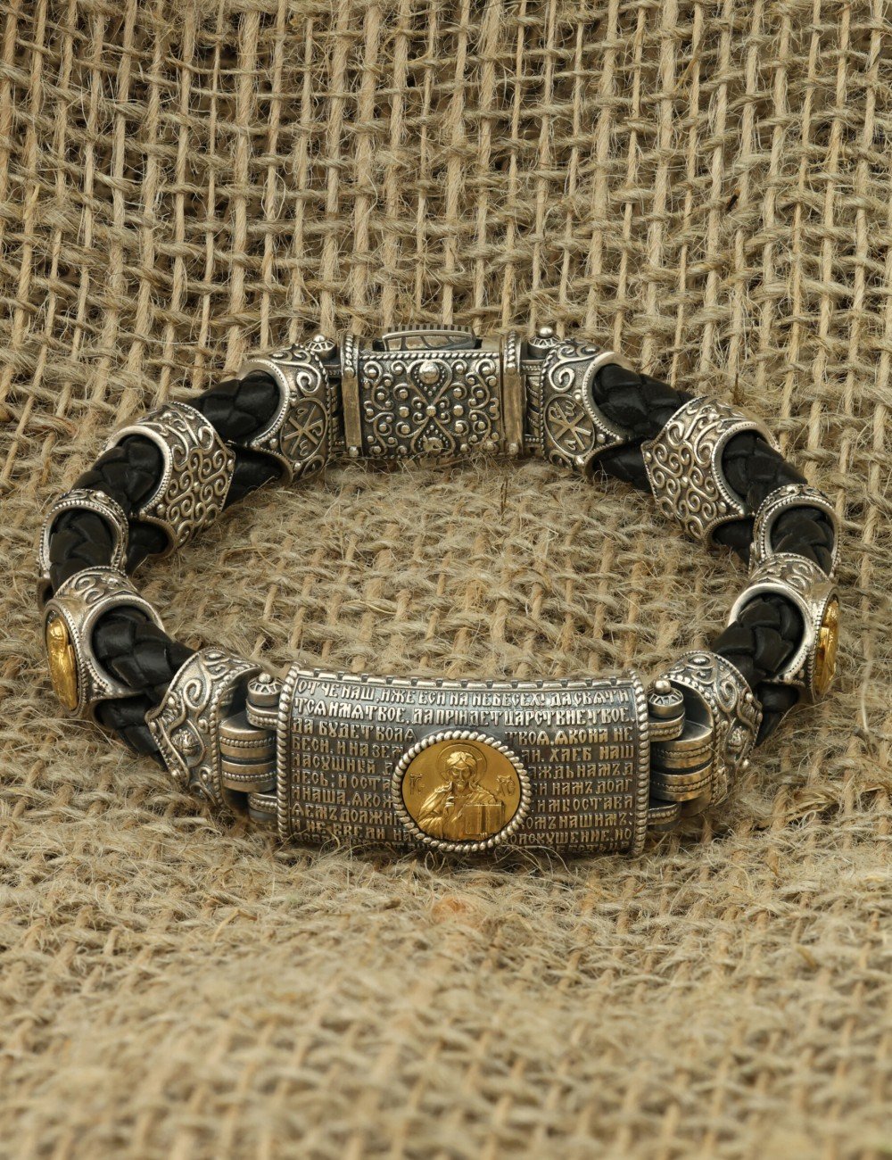 Браслет из серебра и золота c кожаным шнурком