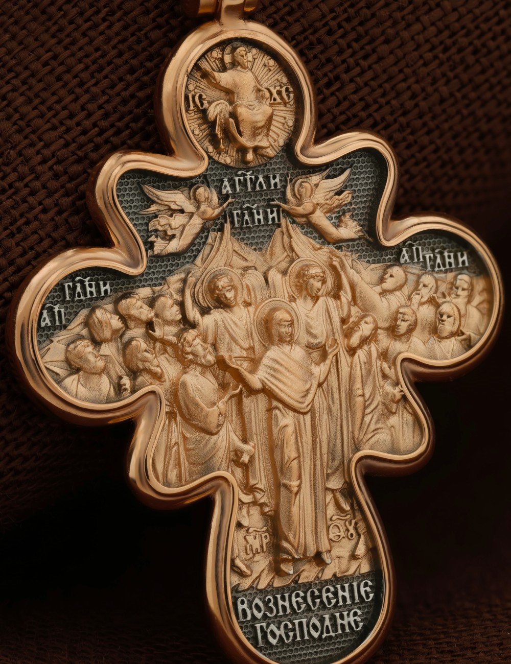 Крест из золота