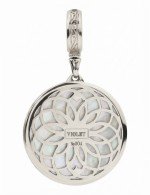 Подвеска из белого золота c перламутром