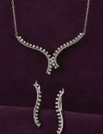 Серьги из белого золота c бриллиантами