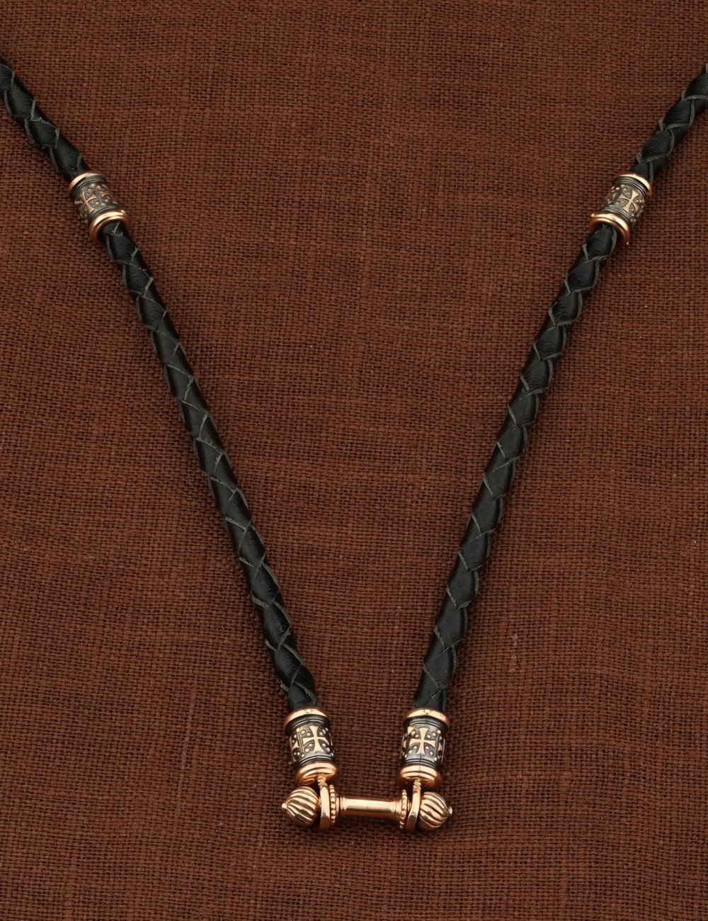 Гайтан из золота c кожаным шнурком