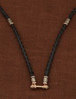 Гайтан из золота c кожаным шнурком